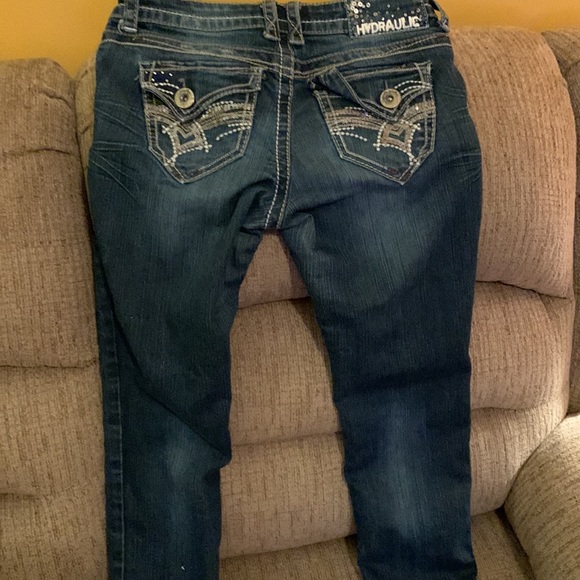 Hydraulic Distressed Light Blue Denim Capris w appliqué sequin pockets sz3/4 - Picture 7 of 10